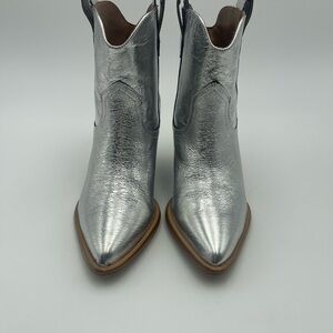 Marc Fisher-SZ 5M-Marlie Silver Leather Western Booties-MSRP $199-New no box